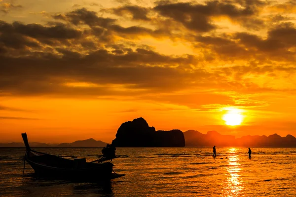 Cariño y amanecer — Foto de Stock