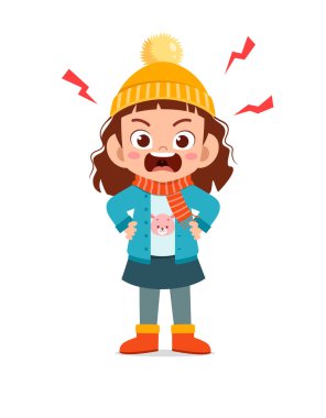 Kızgın küçük çocuk kış mevsiminde çığlık atıyor ve ceket giyiyor. Çocuk kalın giysiler içinde bağırıyor.