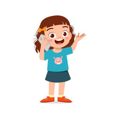 Cep telefonu kullanarak tatlı küçük kız konuşması.