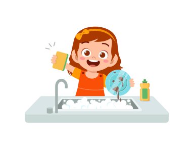 Mutfakta bulaşık yıkayan küçük tatlı kız.