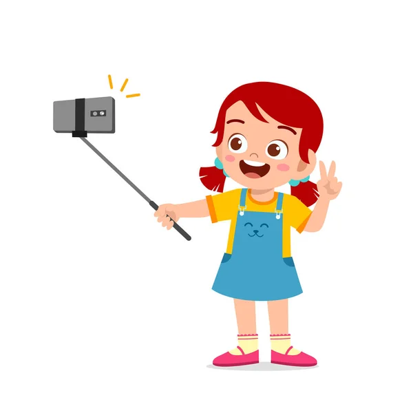 Schattig Klein Kind Meisje Pose Selfie Voorkant Van Camera — Stockvector