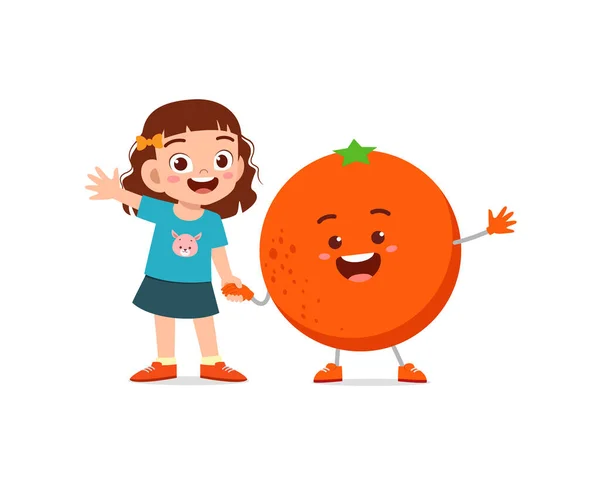 Cute Little Girl Stoi Pomarańczowy Charakter — Wektor stockowy