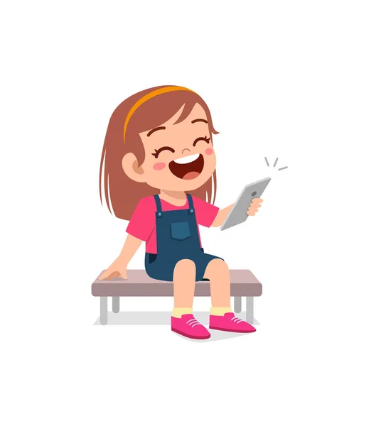 Маленькая Девочка Помощью Мобильного Телефона Смеяться — стоковый вектор