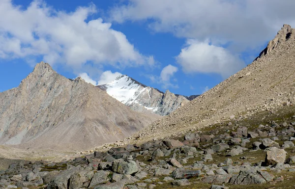 Tibet 'teki dağ manzarası