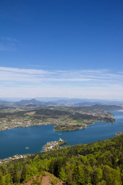 Blick vom Aussichtsturm auf den Wörthersee — Stockfoto