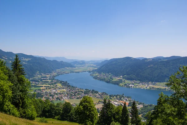Vista para o Lago Ossiach de Gerlitzen — Fotografia de Stock