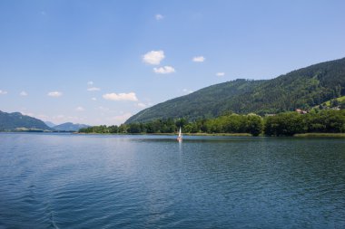 Ossiach görünümüne Gölü Ossiach adlı gemiden