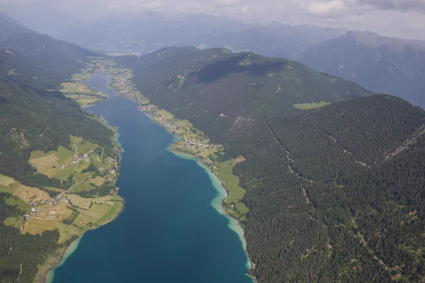 Flightseeing rundtur Carinthia sjön Weissensee fågelperspektiv — Stockfoto