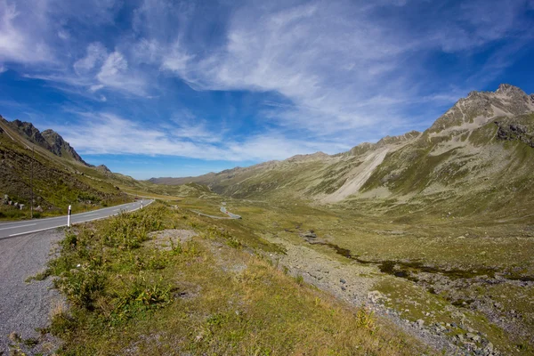 Vista de Fluelapass en Davos Graubuenden Suiza en verano —  Fotos de Stock