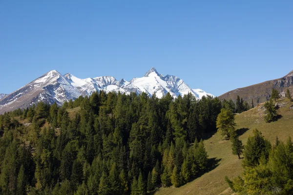 Vista para Grossglockner Montanha mais alta na Áustria 3.798m — Fotografia de Stock