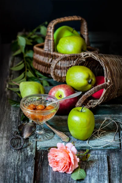 Nature morte avec fruits et prunes cerises Compot — Photo