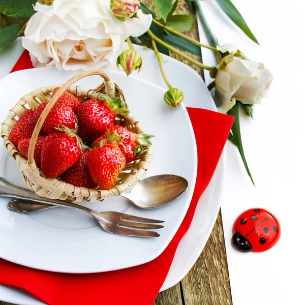 Table setting with Strawberries — Stockfoto