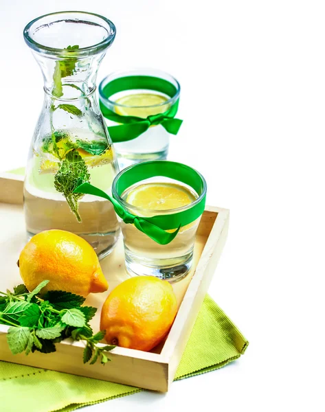 Água de limão com hortelã — Fotografia de Stock