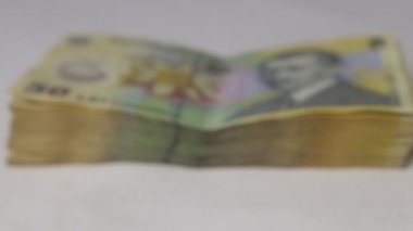 Odak yakından çek 50 lei yığını üzerinde banknot - Romen para birimi