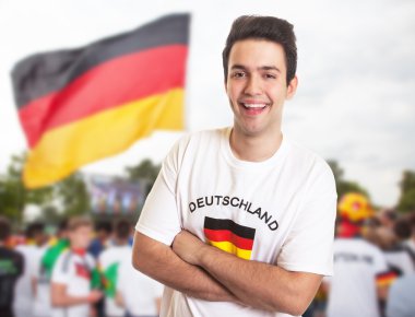 Diğer taraftarlarla Alman Jersey fan