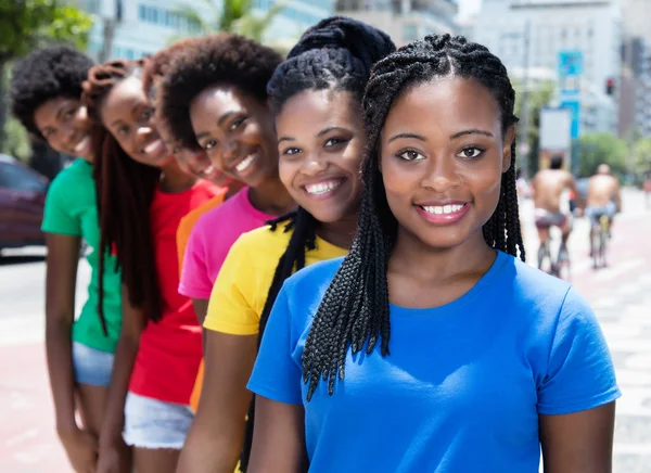 Hat gyönyörű afrikai-amerikai nő, a vonal — Stock Fotó
