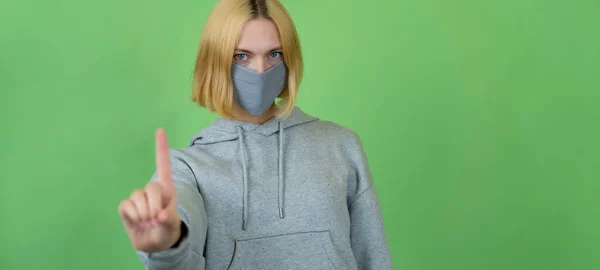 Žena Apeluje Nosit Ochrannou Masku Jako Ochranu Proti Koronaviru Pandemické — Stock fotografie