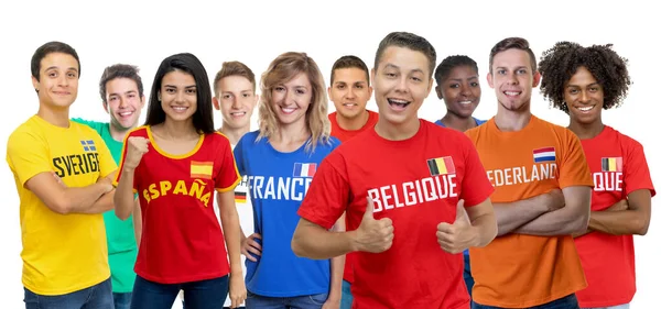スウェーデン オランダ スペイン フランスからのヨーロッパのサッカーサポーターの大規模なグループとベルギーからの幸せなサッカーファン — ストック写真