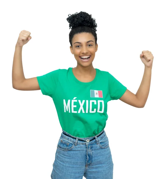 年轻的墨西哥女子 穿着白色背景的足球衫 为剪裁而欢呼 — 图库照片