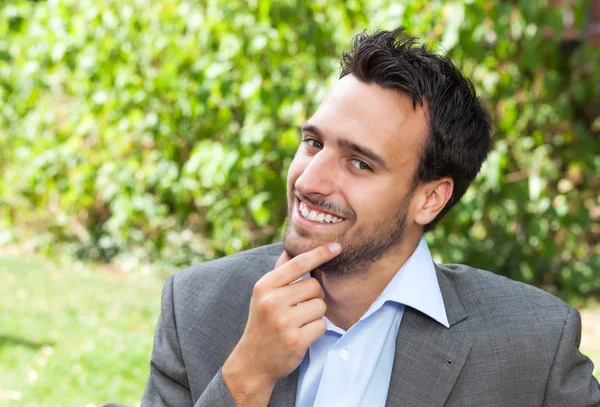 Feliz hombre de negocios en el parque Fotos De Stock Sin Royalties Gratis