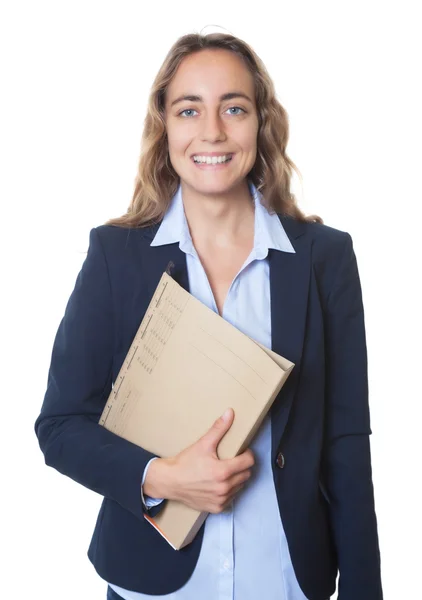 Mujer de negocios rubia con ojos azules y chaqueta y archivo — Foto de Stock