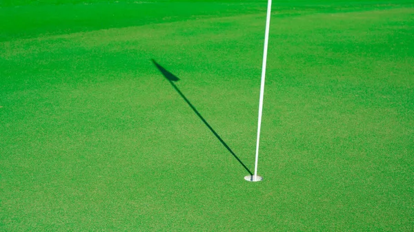 Golf Course Shadow Flag — Stock Photo, Image
