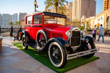 Doha, Katar - 30 Mart 2020: 1929 Ford model klasik bir araba