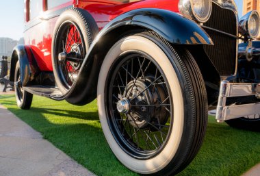 Doha, Katar - 30 Mart 2020: 1929 Ford model klasik bir araba