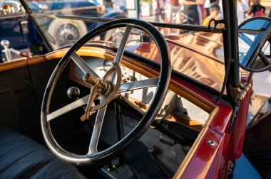 Doha, Katar - 30 Mart 2020: 1929 Ford model klasik bir araba