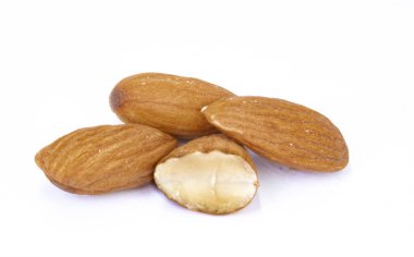 Ceviz, badem, fındık ve kuru üzüm karışımı sağlıklı çerez karışık fındık ve kurutulmuş meyve..