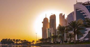 12 Şubat 2019 - Doha Katar şehrinin kış sezonu boyunca renkli silueti.