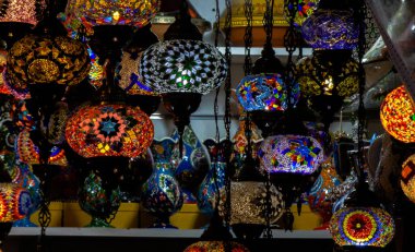 çok renkli Türk fenerleri geleneksel