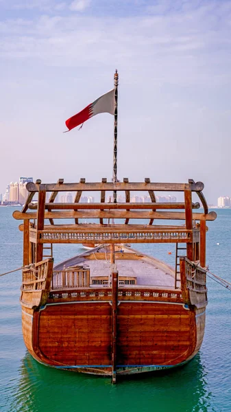Doha Qatar Feb Dhows Nevű Hagyományos Hajók Horgonyoznak Kikötő Közelében — Stock Fotó