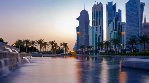 Fevereiro 2019 Skyline Colorido Doha Qatar City Durante Noite Durante — Fotografia de Stock