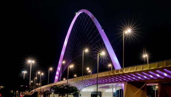 Imagem Nocturna Ponte Lusail Tiro Exposição Longa — Fotografia de Stock