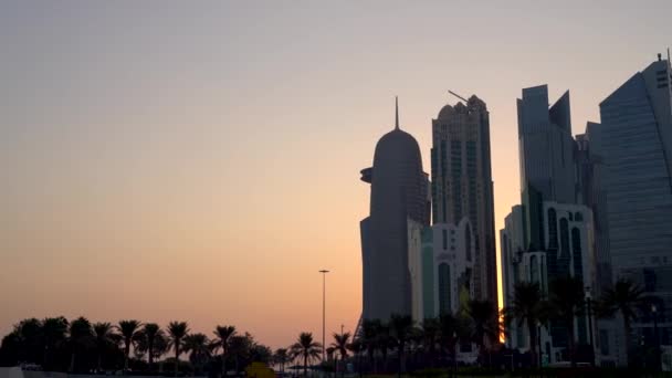 Doha Qatar November 2020 Skyline Qatar City Sunset Gloomy Sky — 비디오