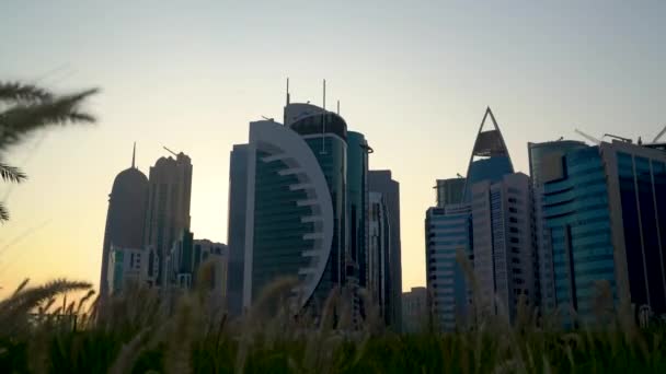 Doha Qatar November 2020 Skyline Qatar City Sunset Gloomy Sky — Stock video