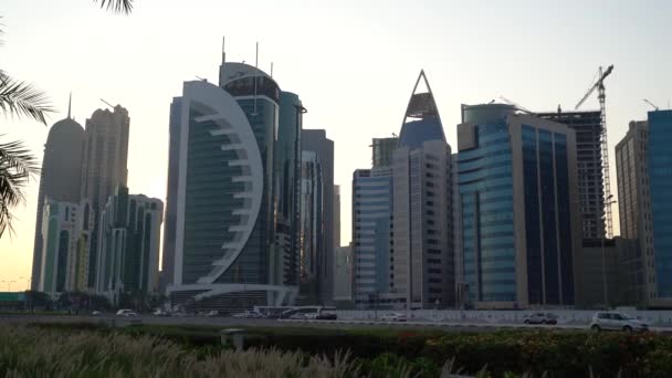 Doha Qatar November 2020 Skyline Qatar City Sunset Gloomy Sky — Αρχείο Βίντεο