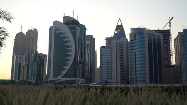 Doha Qatar November 2020 Skyline Qatar City Sunset Gloomy Sky — Stockvideo