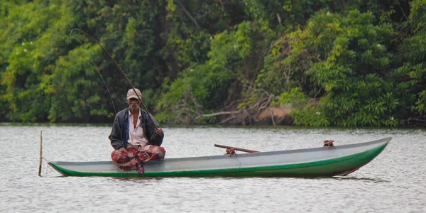 Srí Lanka Srilankan Cestovního Ruchu Rybář Jezera Akci Při Rybolovu — Stock fotografie