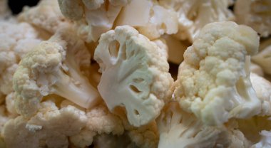 Lezzetli ve doğal dilimlenmiş karnabahar turşusu.