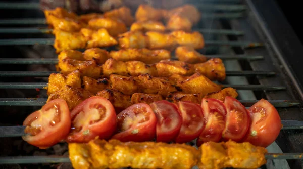 Tomate Comida Tradicional Árabe Kufta Taouk Shish Folheto Cordeiro Grelha — Fotografia de Stock