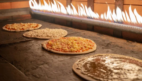 Comida Árabe Tradicional Manakish Horneado Horno Gas — Foto de Stock