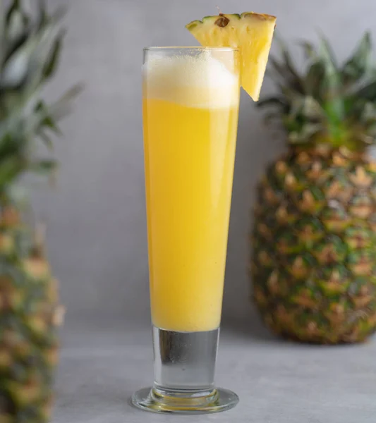 Refreshing Freshly Made Fruit Juice Glass Pineapple Juice — Stock Photo, Image