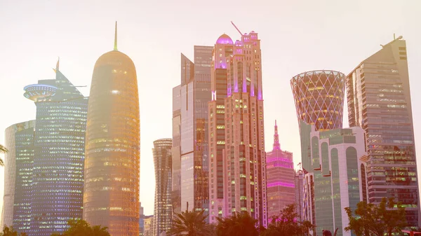 Φεβρουαρίου 2021 Πολύχρωμο Ορίζοντα Της Πρωτεύουσας Του Κατάρ — Φωτογραφία Αρχείου