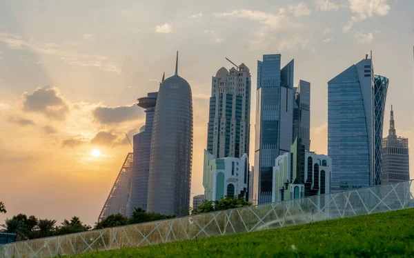 Qatar Capital Doha Skyline Con Edificios Gran Altura Enfoque Selectivo — Foto de Stock
