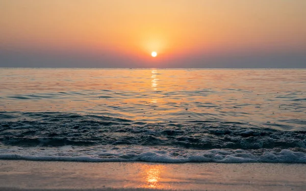 Colorido Océano Vibrante Playa Amanecer Durante Día Verano — Foto de Stock