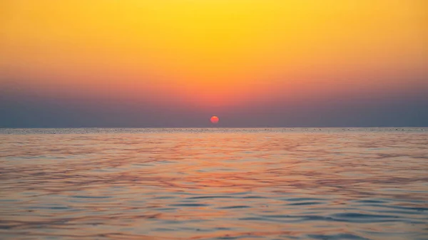 Colorido Océano Vibrante Playa Amanecer Durante Día Verano — Foto de Stock