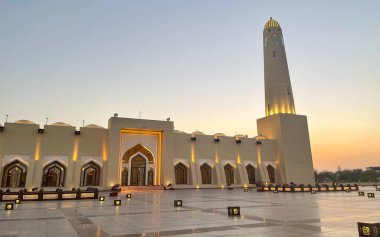 İmam Abdul Wahab Camii: Katar Devleti Büyük Camisi. Seçici odak