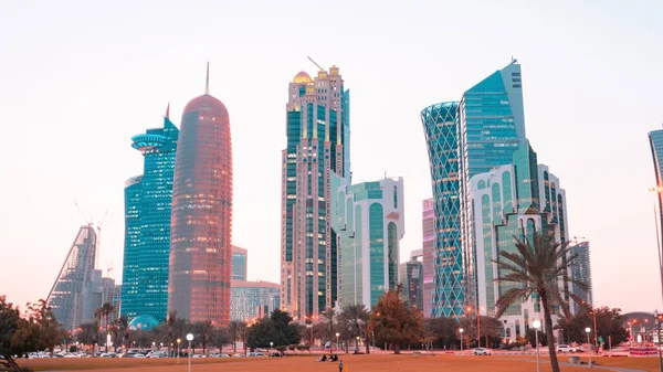 Horizonte Centro Cidade Doha Durante Noite Qatar Foco Seletivo — Fotografia de Stock